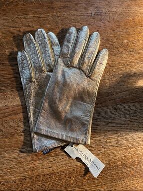 NWT Carolina Amato Metallic Leather Gloves - Gold